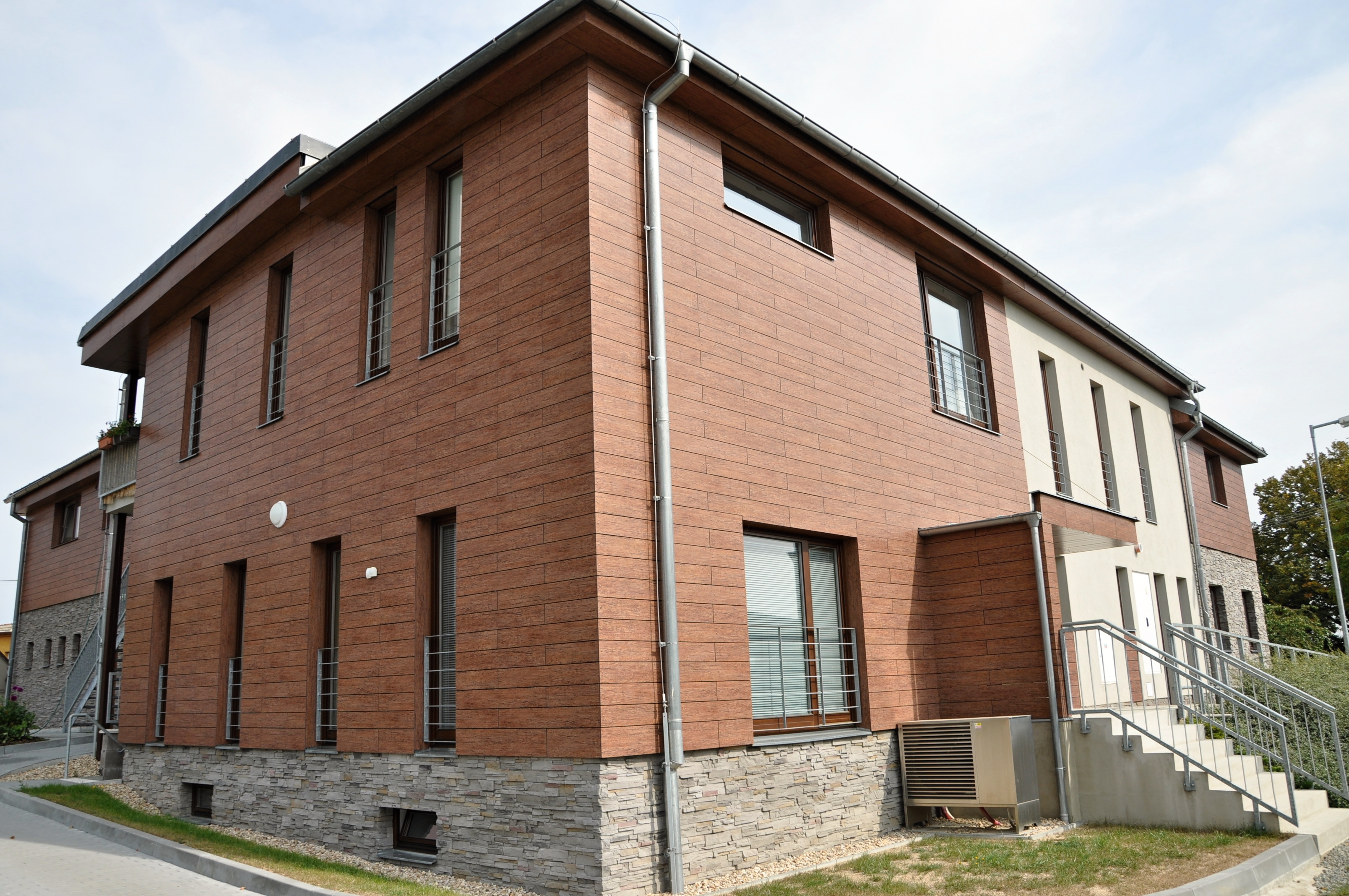 Knihovna a muzeum ve Veselici dostaly nový kabát z obkladů SENOPLAN